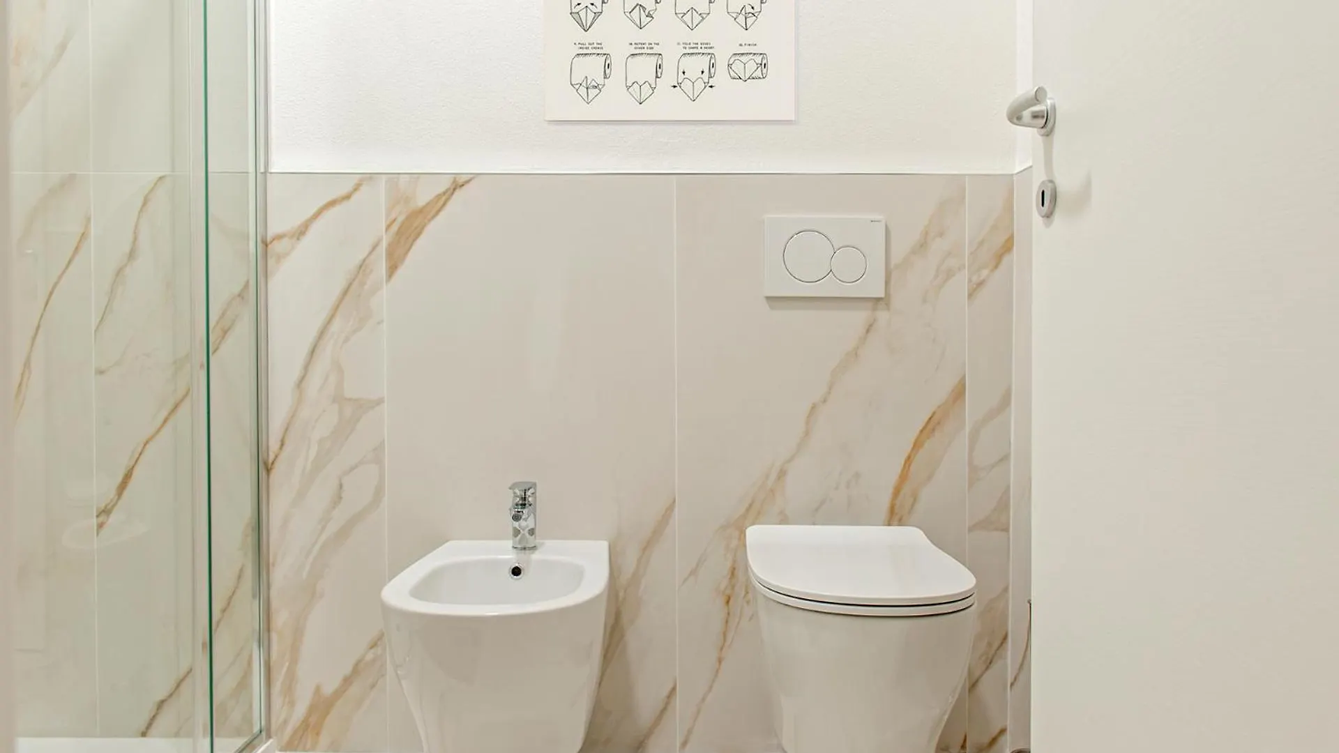 Seaside Loft - 3 Camere,2 Bagni A 300 Mt Dal Mare Marina di Massa Italy