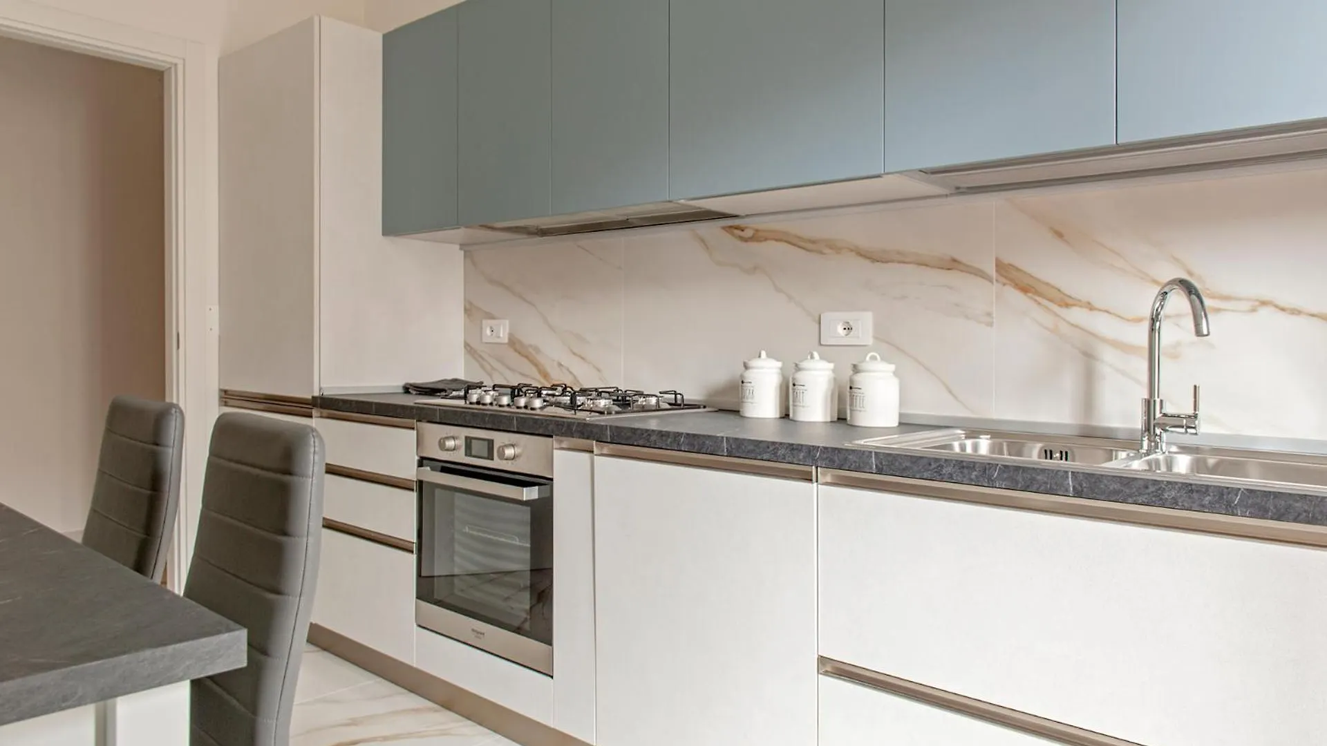 Apartment Seaside Loft - 3 Camere,2 Bagni A 300 Mt Dal Mare Marina di Massa