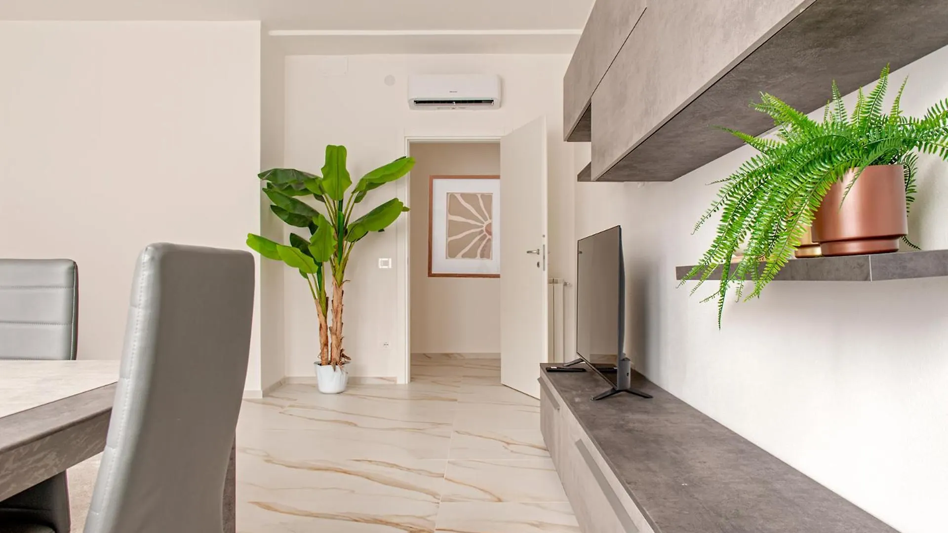 Seaside Loft - 3 Camere,2 Bagni A 300 Mt Dal Mare Marina di Massa